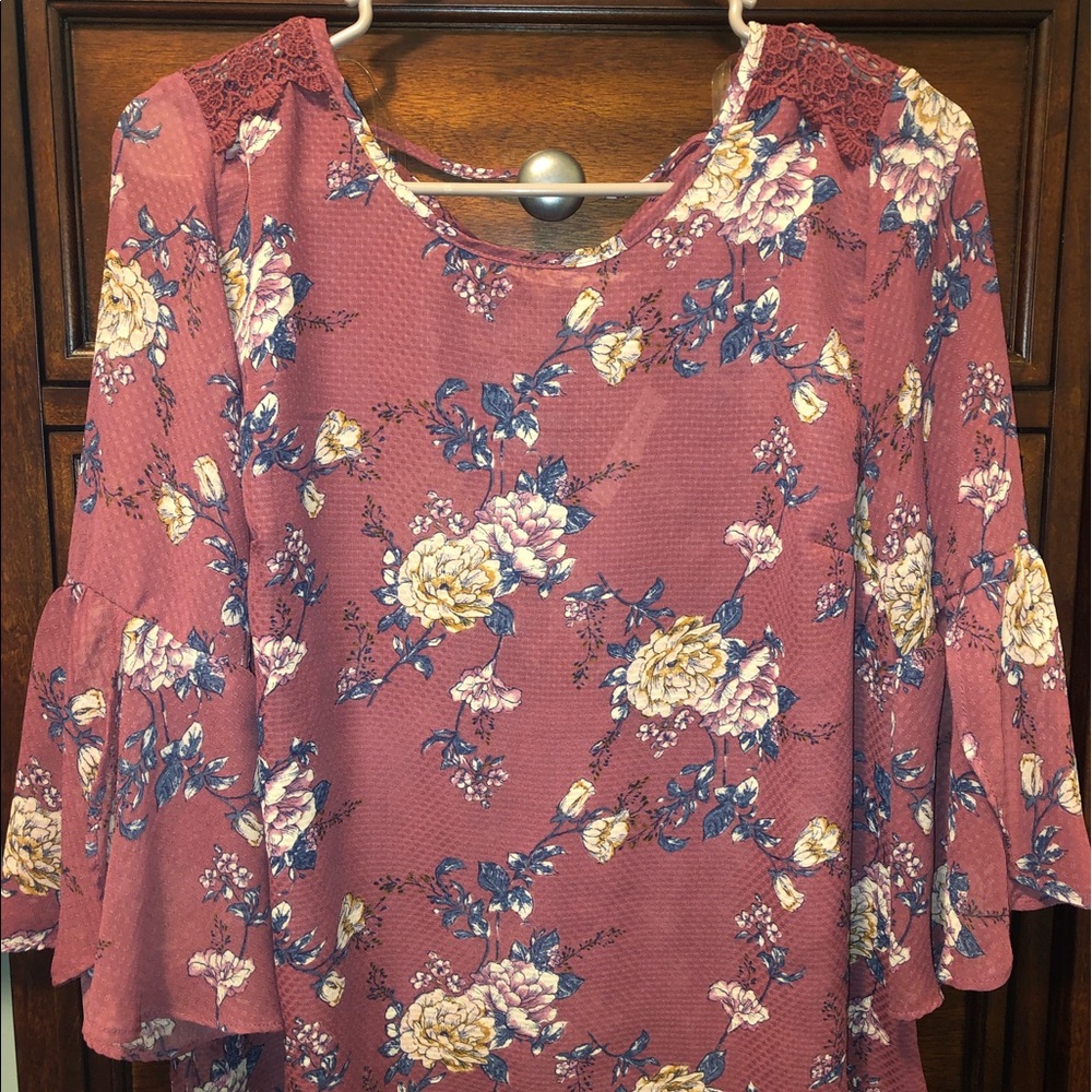 Dark pink blouse, back detailing, Bell sleeves, L